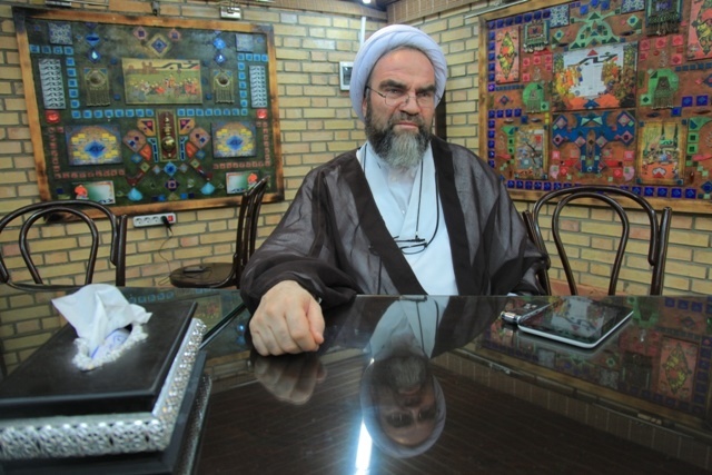 توصیه غرویان برای تغییر رویه حاکمیت بعد از جنگ ۱۲ روزه/ درباره حجاب نباید به مردم فشار آورد/ با ایجاد محدودیت‌ها مردم به رسانه‌های خارجی پناه می‌برند