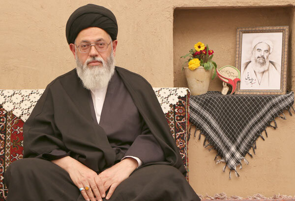 درخواست امام جمعه بجنورد از دستگاههای اطلاعاتی برای برخورد قاطع با نفوذ/امام جمعه یزد: از دیدگاه مدیران دولت رییسی برای موضوع محدودیت برق استفاده شود