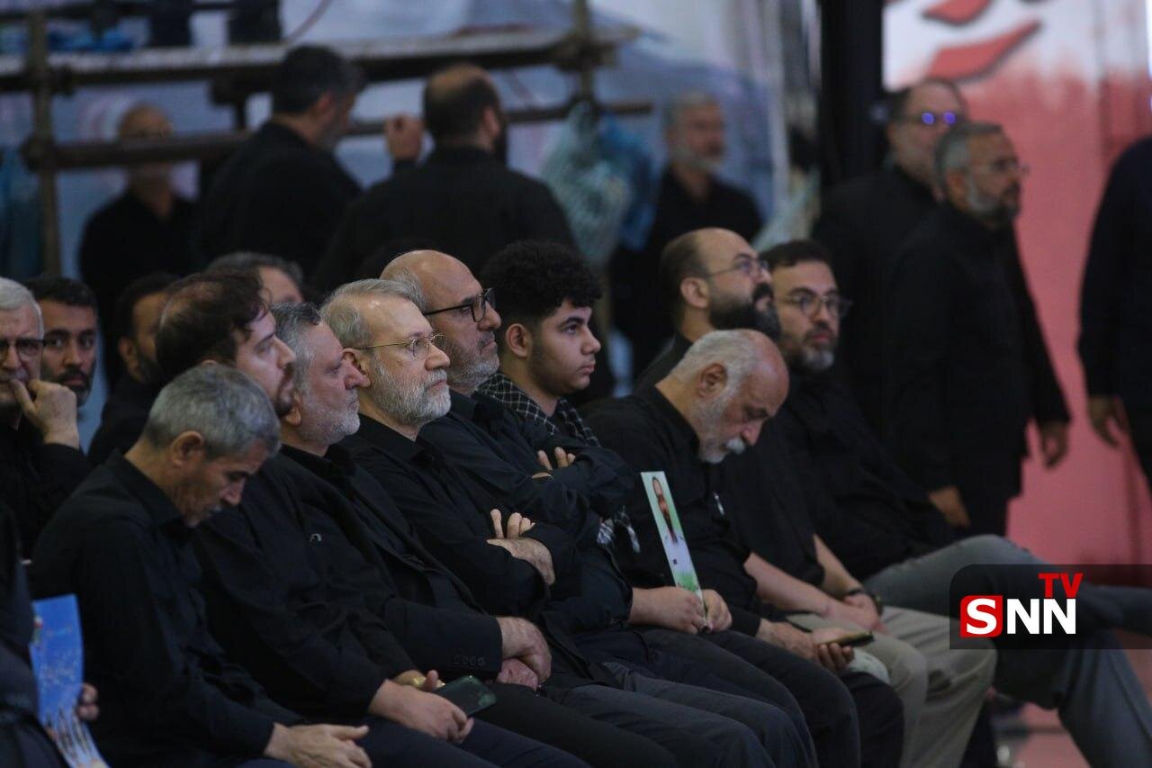 تصاویری از حضور علی لاریجانی در مراسم بزرگداشت شهدا/ وزیر صمت هم بود