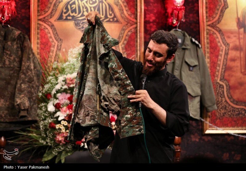 تصاویری از لباس خونین شهدای حمله اسرائیل به زنجان در یک هیات