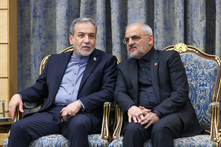 تصاویری از بدرقه کنندگان پزشکیان پیش از سفر به جمهوری آذربایجان / کدام وزیر با رئیس جمهور همراه شد؟