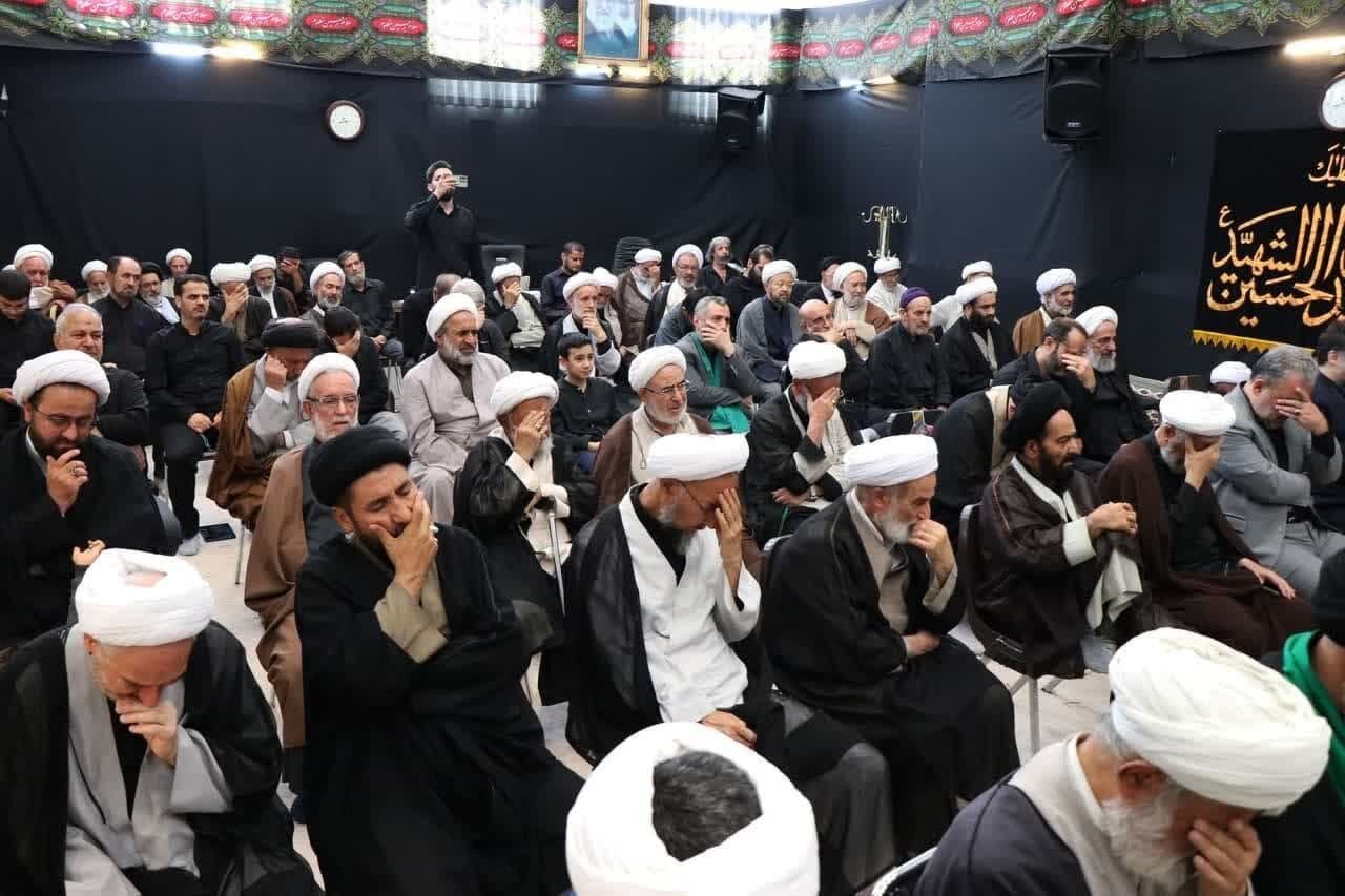 مراسم عزاداری با حضور آیت الله نوری همدانی در روز تاسوعا+تصاویر