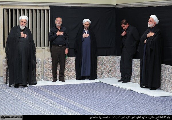 حضور مخبر و اژه‌ای در مراسم شام غریبان حسینیه امام خمینی/ مجری صدا و سیما و قالیباف هم حاضر بودند