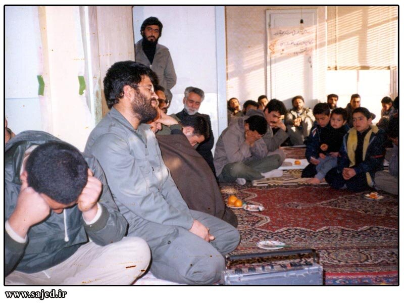 تصاویری دیده نشده از عزاداری رزمندگان در جبهه جنگ