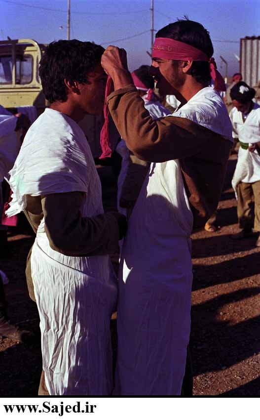 تصاویری دیده نشده از عزاداری رزمندگان در جبهه جنگ