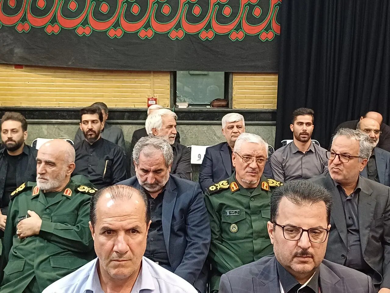 تصاویری از مراسم گرامیداشت فرماندهان شهید قرارگاه مرکزی خاتم‌الانبیاء / عارف و وزیر بهداشت هم بودند
