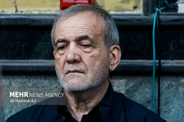 روسای دو قوه در مراسم بزرگداشت شهدای قرارگاه خاتم الانبیاء/ وزیر اطلاعات و فرمانده کل سپاه هم آمده بودند