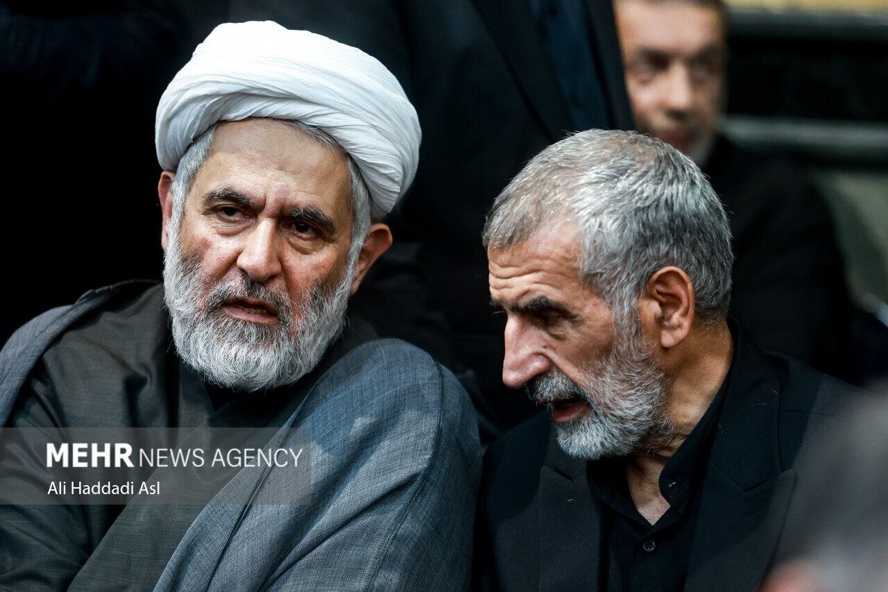 روسای دو قوه در مراسم بزرگداشت شهدای قرارگاه خاتم الانبیاء/ وزیر اطلاعات و فرمانده کل سپاه هم آمده بودند