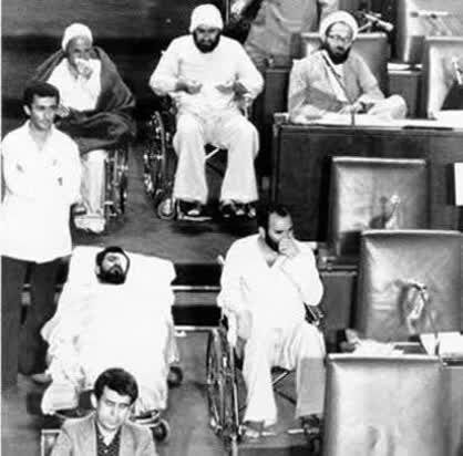 حمله رسایی به هیات رئیسه مجلس به بهانه تعطیلی جلسات/ وسط جنگ هستیم، مجلس کجاست؟ / دو هفتهای است که مجلس تعطیل است