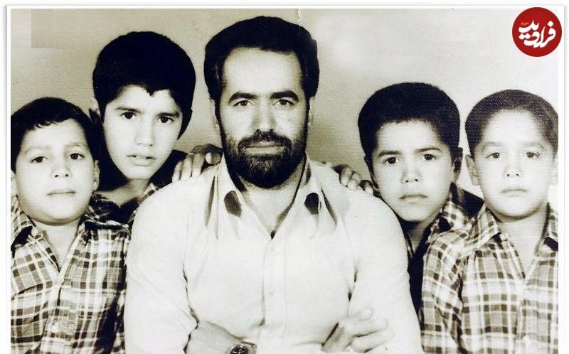 عکس/ محمود کریمی در کودکی در کنار پدر و برادرانش؛ دهه ۵۰