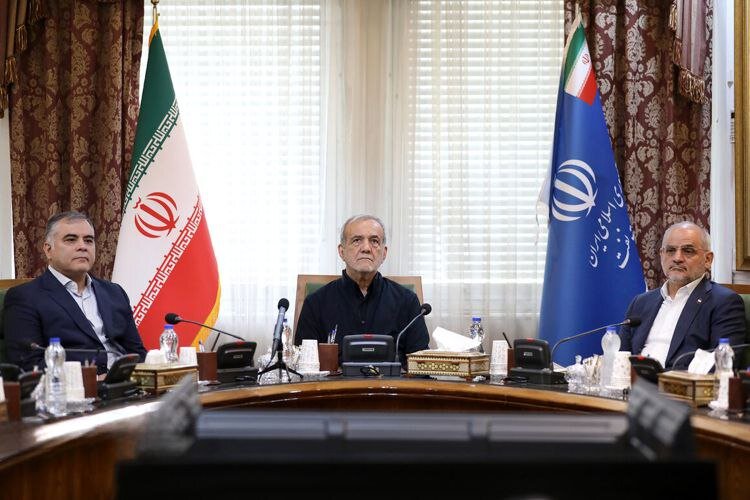 تصاویری از مسعود پزشکیان در وزارت نفت