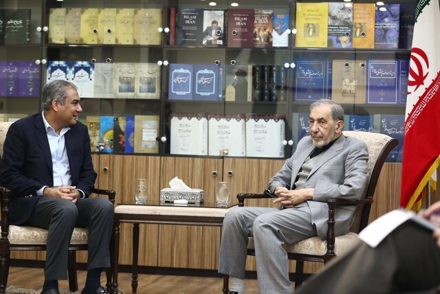 دیدار ولایتی با یک مقام بلندپایه پاکستانی/ولایتی: از آذربایجانی‌ها بپرسید چرا اقدامات مغایر با کشورهای اسلامی انجام می‌دهند؟