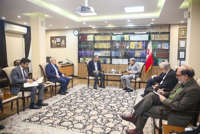 دیدار ولایتی با یک مقام بلندپایه پاکستانی/ولایتی: از آذربایجانی‌ها بپرسید چرا اقدامات مغایر با کشورهای اسلامی انجام می‌دهند؟