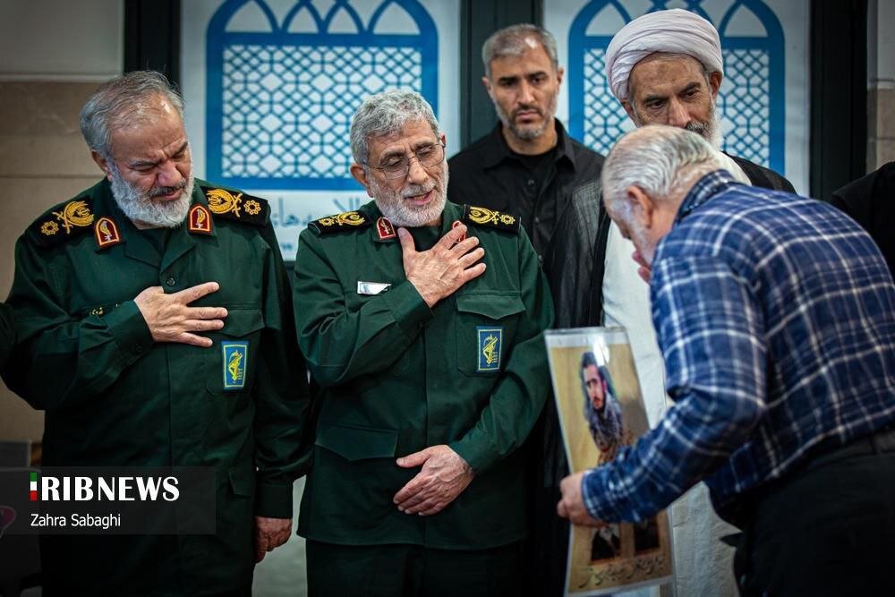 حضور علی لاریجانی و زینب سلیمانی مراسم بزرگداشت شهدای نیروی قدس سپاه