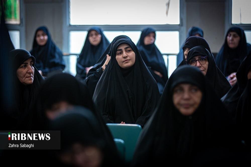 حضور علی لاریجانی و زینب سلیمانی مراسم بزرگداشت شهدای نیروی قدس سپاه