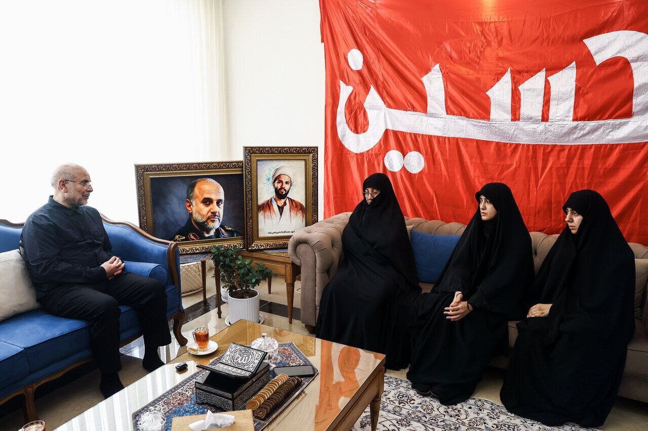 رئیس مجلس به منزل شهید رشید رفت / قالیباف: رژیم صهیونیستی تاکنون چنین برخوردی را به خود ندیده بود