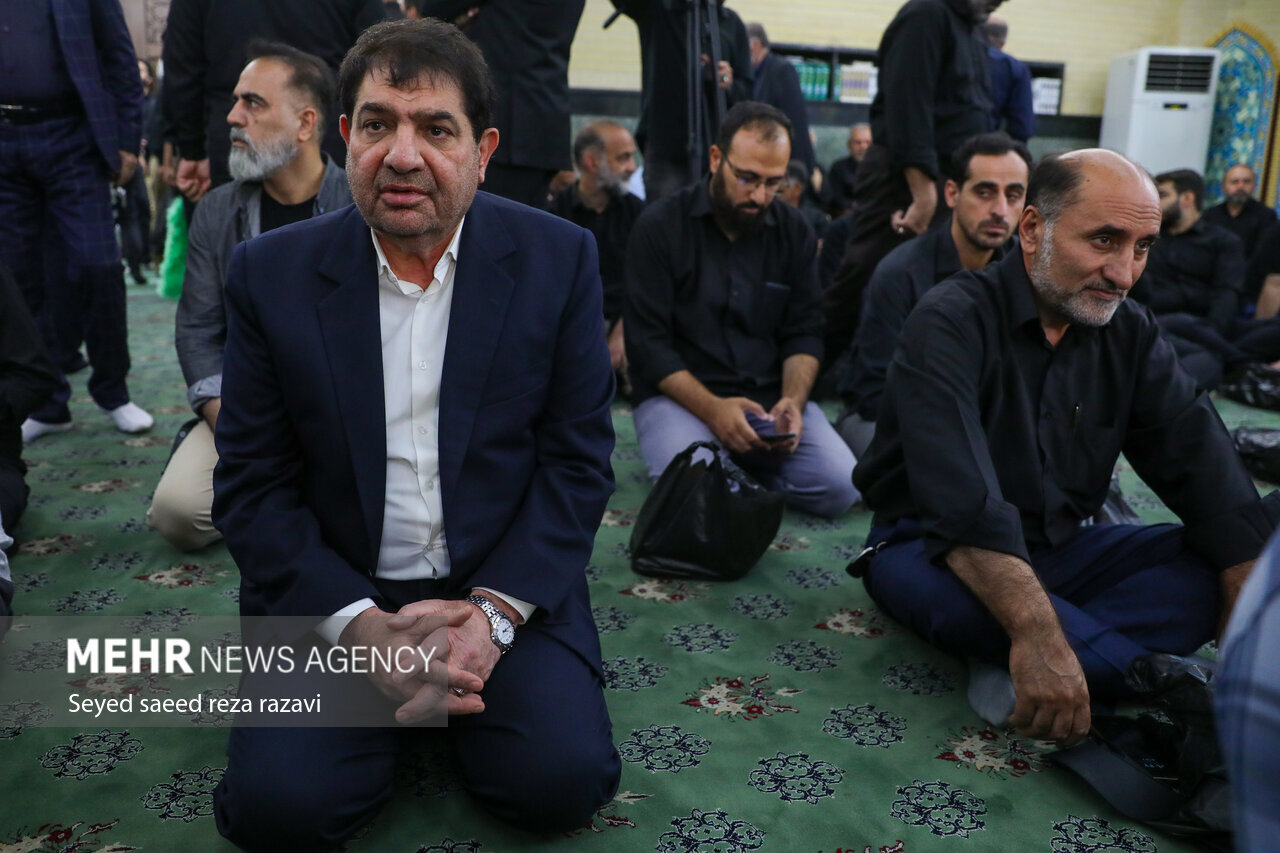 تصاویری از مراسم چهلم شهدای نیروی هوافضای سپاه/ هم قالیباف بود و هم قاآنی/ مداح معروف در مراسم مداحی کرد