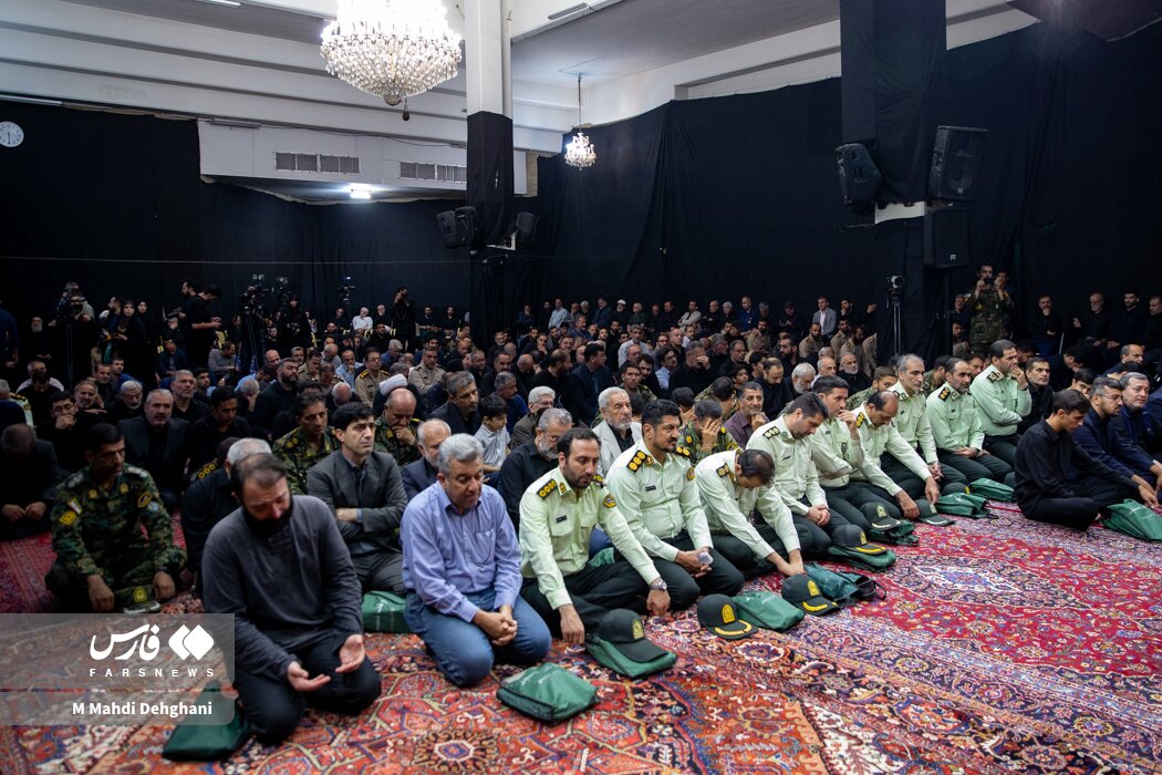 عکسهایی از مراسم چهلم شهید سردار باقری/ خوش و بش عزیز جعفری و قاآنی/ سردار نجات، حسین علایی و زاکانی در کنار یکدیگر