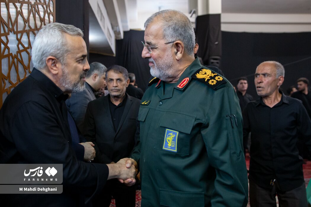 عکسهایی از مراسم چهلم شهید سردار باقری/ خوش و بش عزیز جعفری و قاآنی/ سردار نجات، حسین علایی و زاکانی در کنار یکدیگر