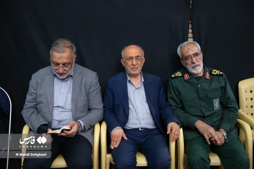 عکسهایی از مراسم چهلم شهید سردار باقری/ خوش و بش عزیز جعفری و قاآنی/ سردار نجات، حسین علایی و زاکانی در کنار یکدیگر