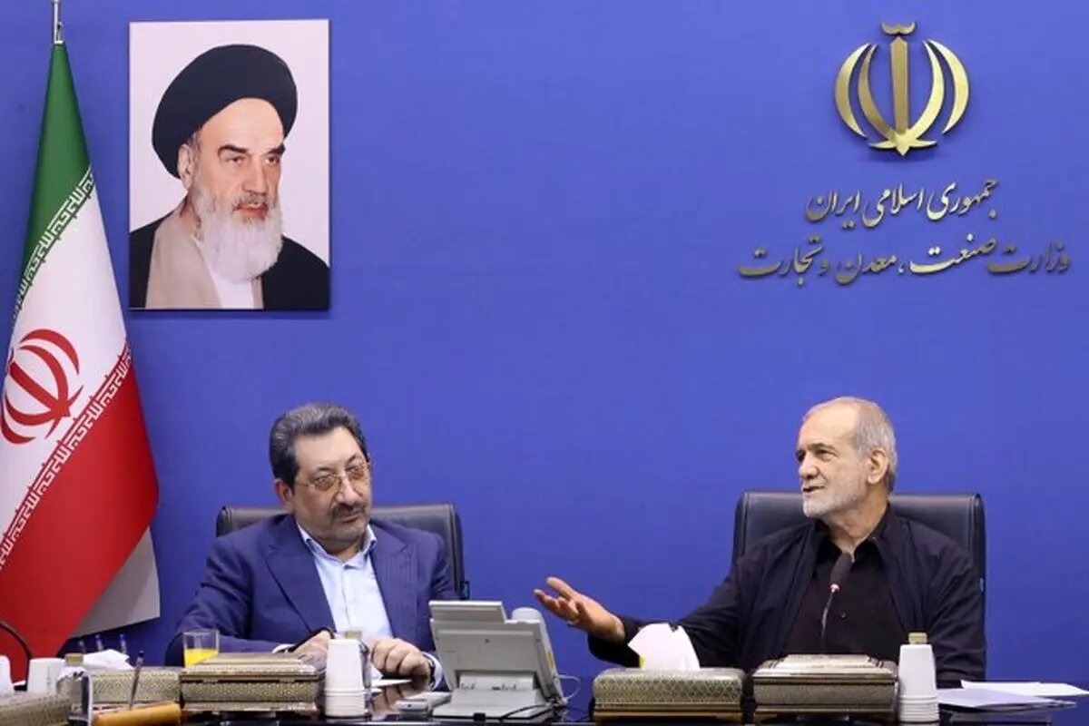 بازدید سرزده پزشکیان از دو وزارتخانه/ مالواجرد و رییسجمهور در قاب یک تصویر + عکس