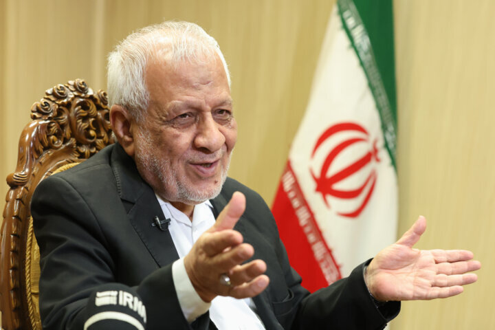 بادامچیان:رفع فیلترینگ و حجاب فقط خواسته ۵ درصد مردم است/۴۰ میلیون زن محجبه داریم/معضل حجاب ساختگی است/ زندانی سیاسی نداریم همه امنیتی و قضایی هستند