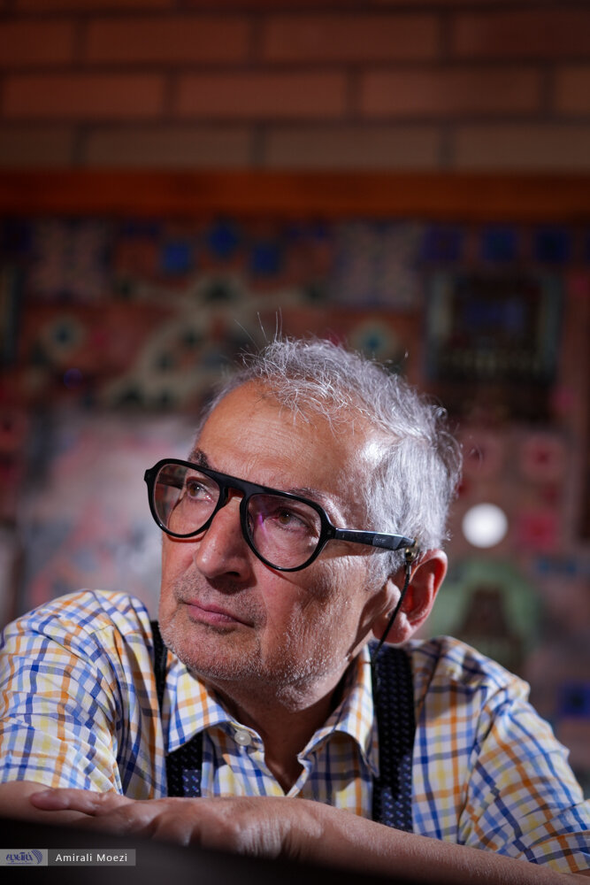 زیباکلام: سرمایه اجتماعی از دست ‌رفته، مانع بزرگ دولت است/ تنها هنر جریان تندرو که کشور را به این روز انداخته، حمله به غیر و مقصر دانستن دیگران است