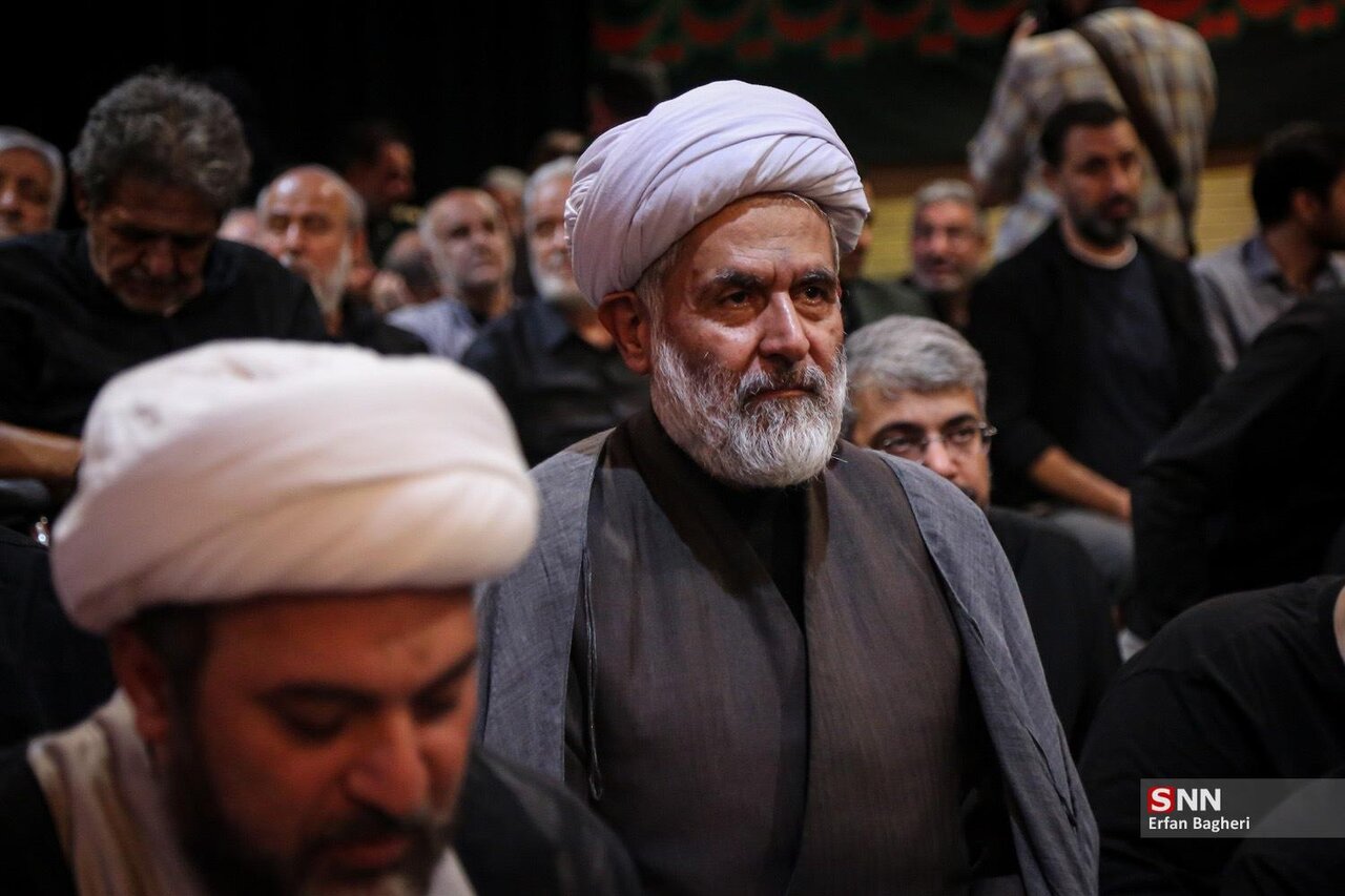 خوش و بش سردار قاآنی و اسماعیل کوثری/ برادران طائب هم بودند/ تصاویری از مراسم چهلم شهید سرلشکر محققی