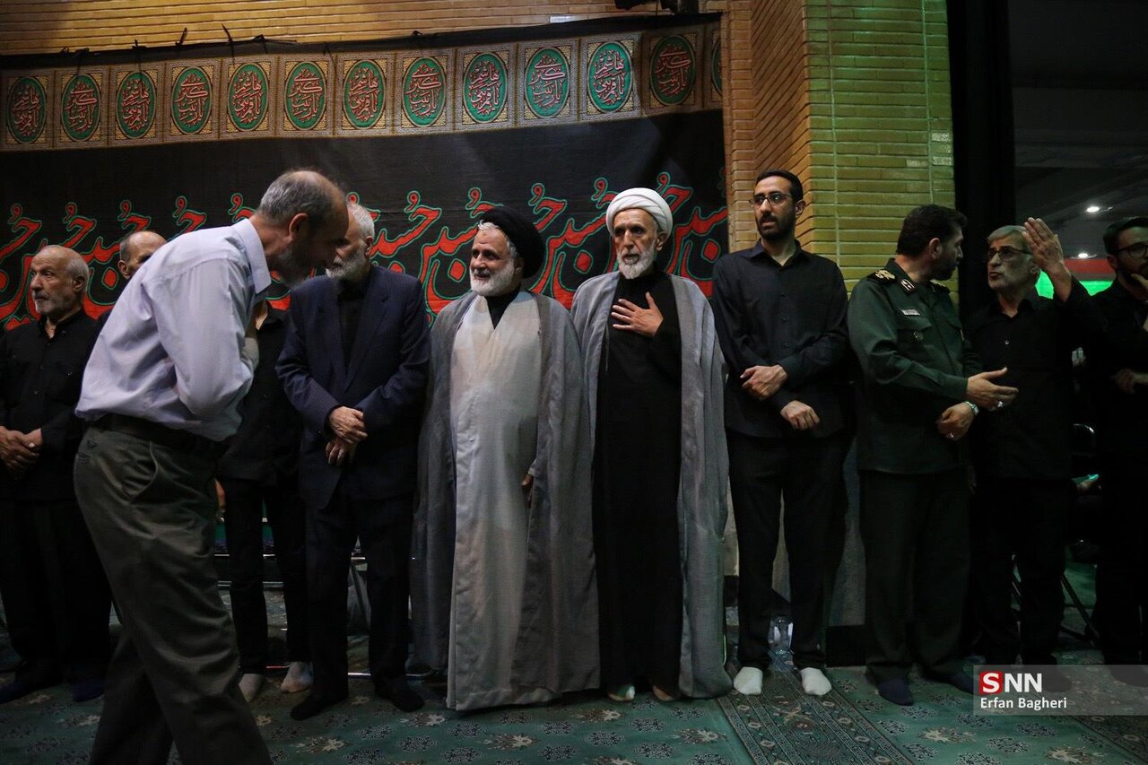 خوش و بش سردار قاآنی و اسماعیل کوثری/ برادران طائب هم بودند/ تصاویری از مراسم چهلم شهید سرلشکر محققی