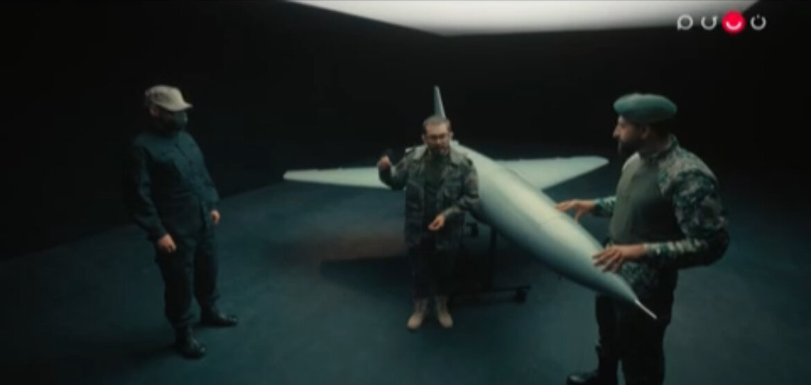 رونمایی از ناشناختهترین پهپاد ایران در تلویزیون/ کارشناس نظامی برنامه: برای آرش۲ از لانچر استفاده میشود/ بیشتر از این اجازه نداریم وارد جزئیات شویم