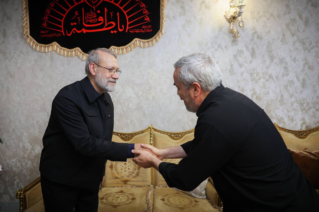 دیدار علی لاریجانی با خانواده شهید باقری + تصاویر