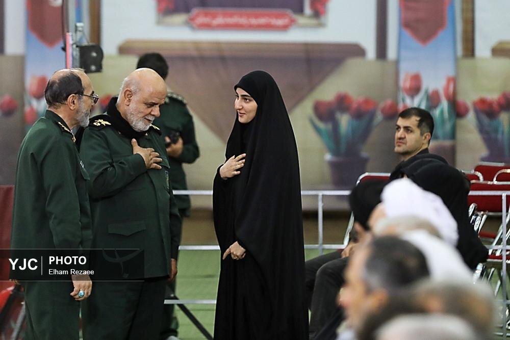 سلام و علیک فرمانده ارشد نیروی قدس سپاه با زینب سلیمانی/ تصاویری از معاونین دولت رئیسی در مراسم اربعین شهدای حمله اسرائیل