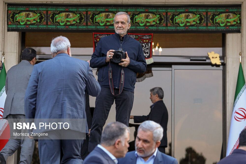 پزشکیان عکاس شد/ عکس یادگاری که رییس جمهور ثبت کرد + تصویر