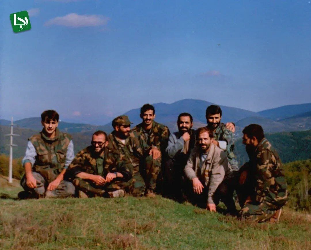 تصویری کمتر دیده شده از مسئول اطلاعات نیروی قدس سپاه در کنار سردار نقدی