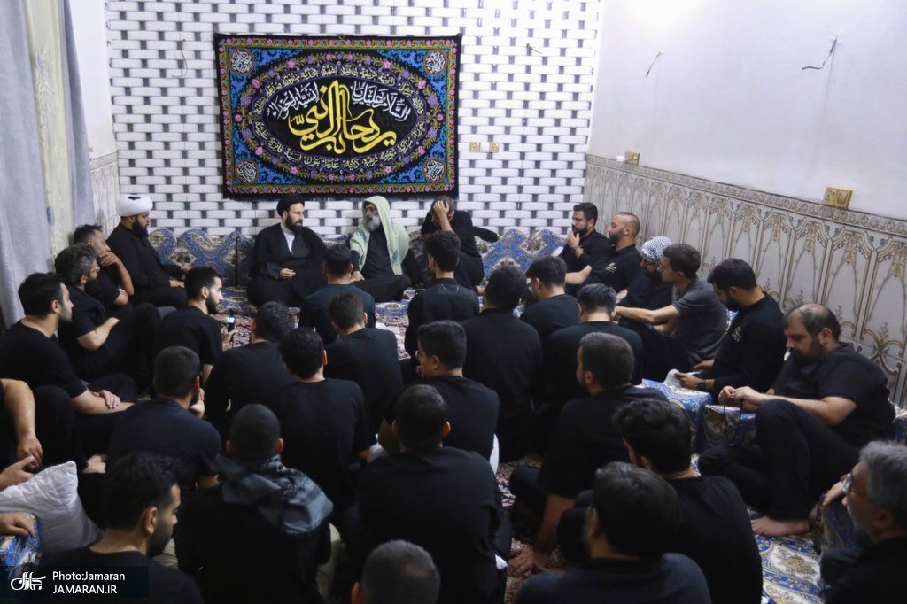 حضور سید علی خمینی در موکب ریحانهالنبی با مداحی پویانفر+تصویر