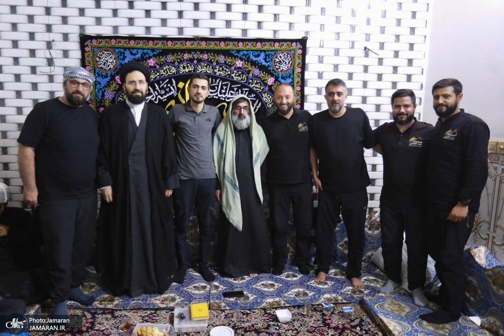 حضور سید علی خمینی در موکب ریحانهالنبی با مداحی پویانفر+تصویر