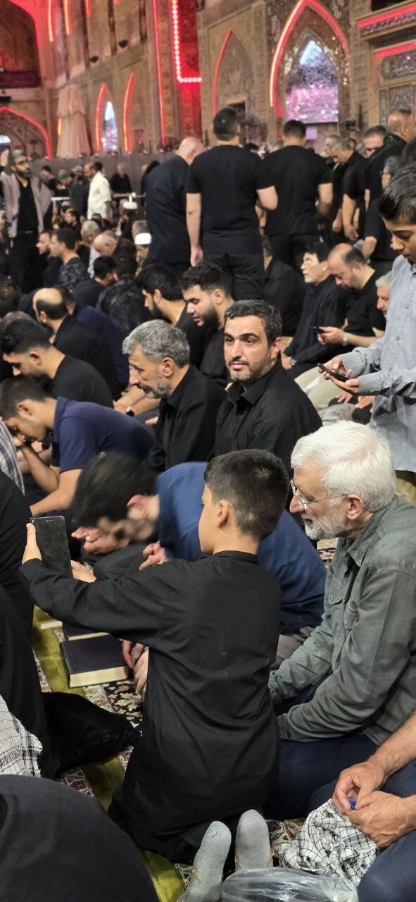 تصاویری از سعید جلیلی در حرم حضرت علی(ع)/ سلفی با رئیس دولت سایه