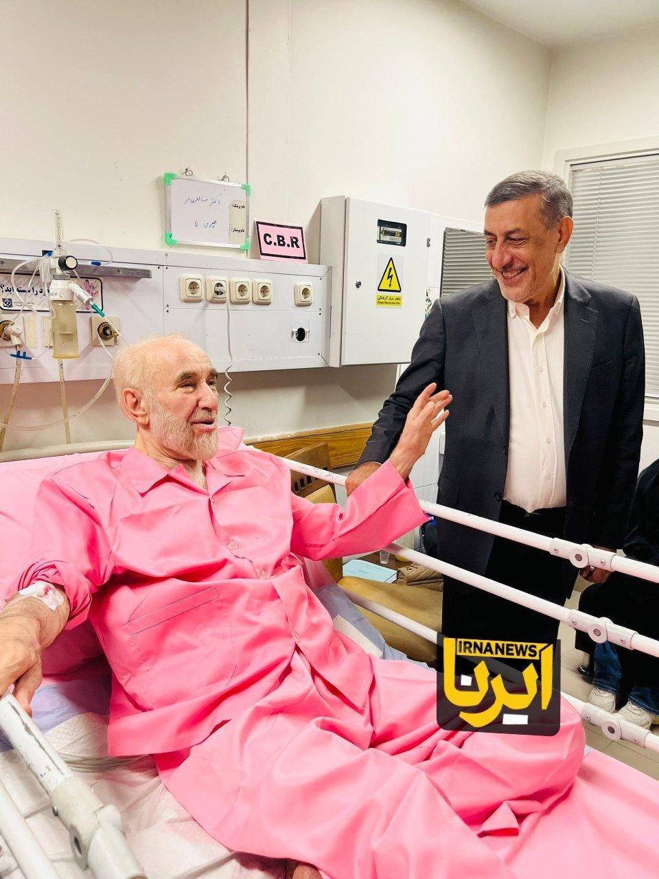 عیادت معاون پزشکیان از سید محمد خاتمی + عکس