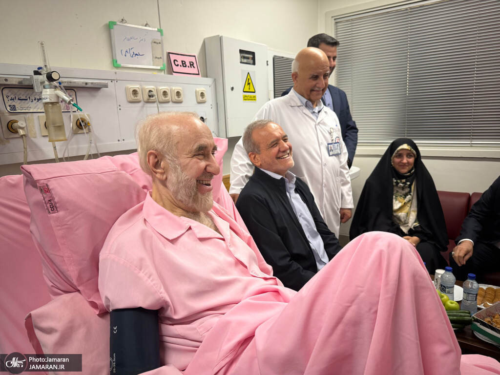 رئیس جمهور از سیدمحمد خاتمی عیادت کرد + عکس