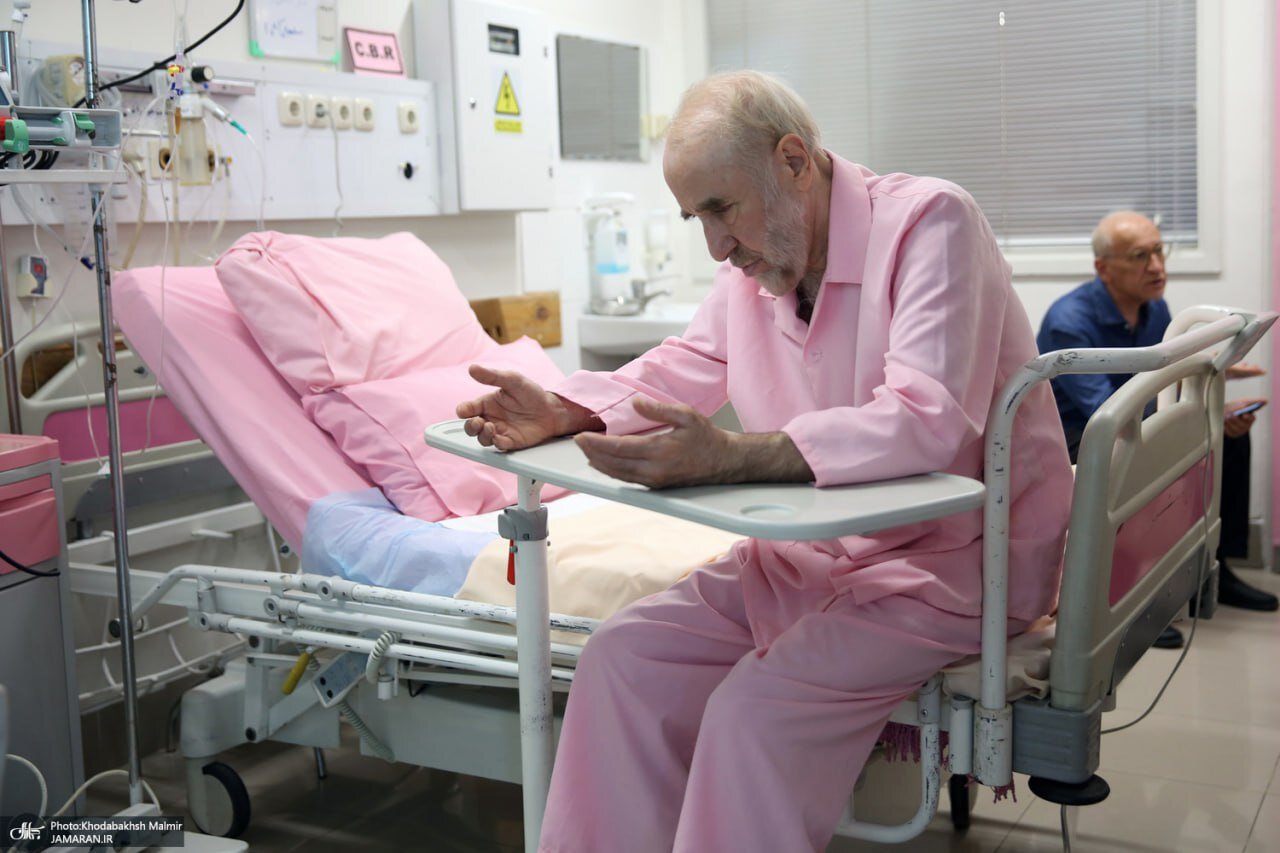 راز و نیاز سیدمحمد خاتمی روی تخت بیمارستان