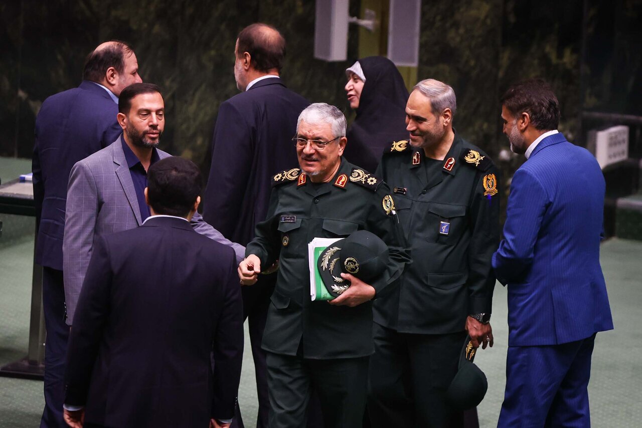 سرداران سپاه مهمان جلسه علنی صحن مجلس + تصاویر