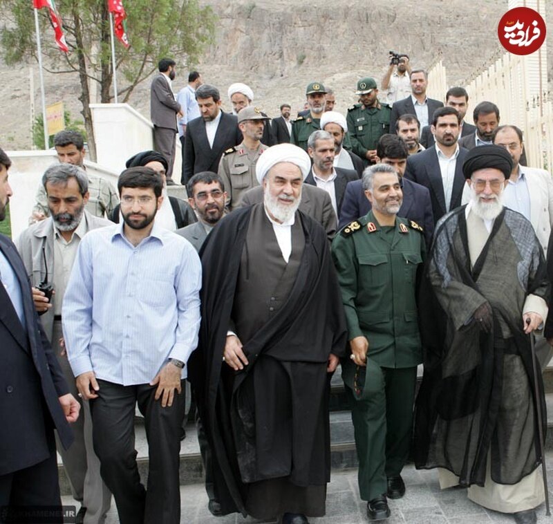 عکس/ سیدمسعود خامنه‌ای در کنار سردار سلیمانی و رهبر انقلاب؛ سال ۸۴