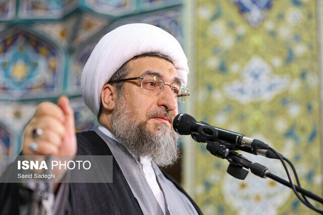 واکنش امام جمعه بجنورد و امام جمعه تبریز به فعال‌سازی مکانیسم ماشه؛ چهار هزار ۹۵۳ تحریم را تحمل کردیم، هفت تحریم جدید اسنپ‌بک دیگر تاثیری ندارد!