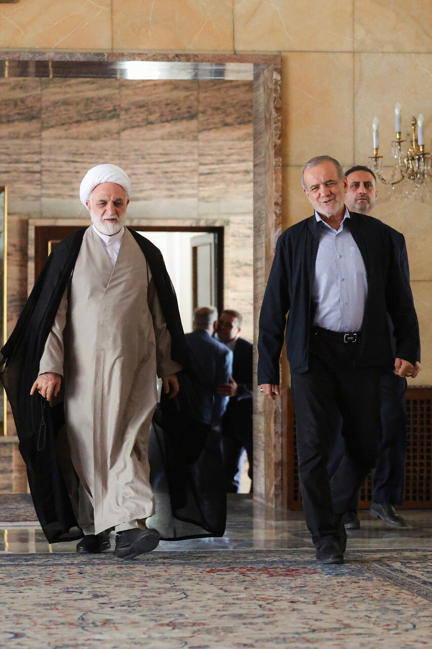 برگزاری جلسه سران قوا به میزبانی دولت/ تیپ خاص پزشکیان در جلسه + تصویر