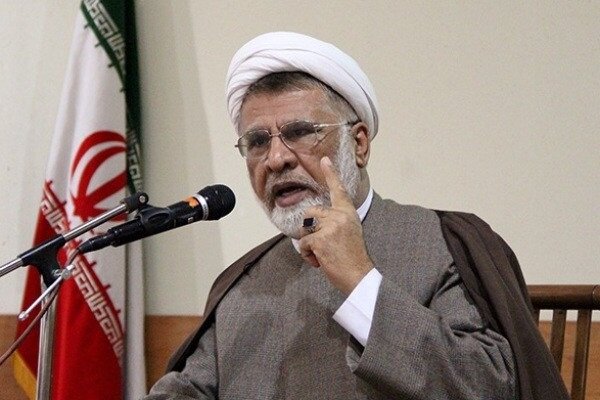 فاضل میبدی: تندروها سعی دارند دولت را به سمت اقدامات مخاطرهآمیز سوق دهد؛ باید مانع از نفوذشان شد/ آنها همواره منافع خود را بر منافع ملت ترجیح دادند