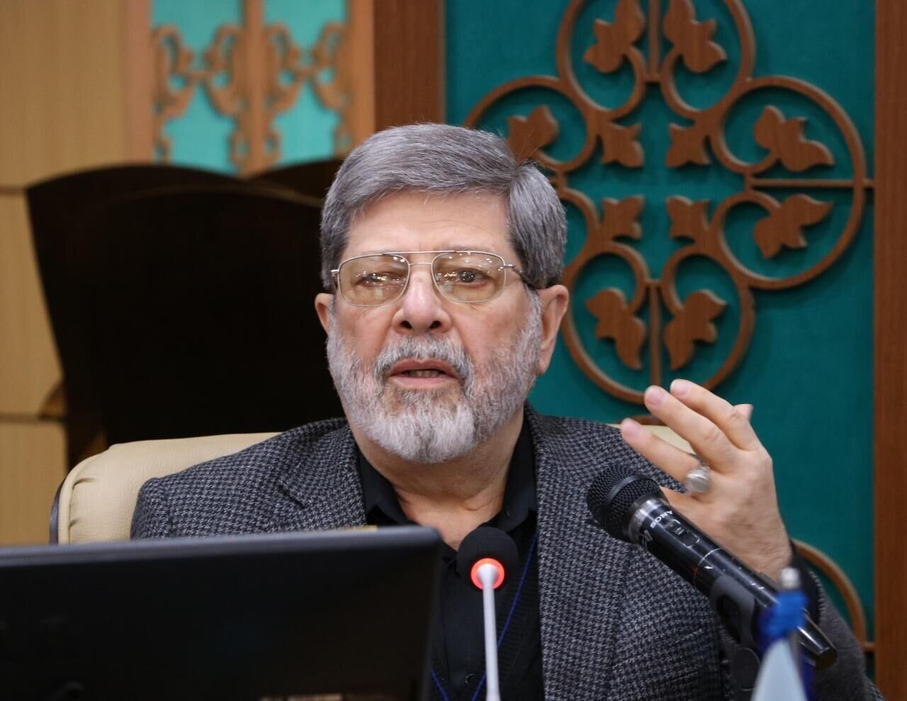 وزارت رفاه هرچه زودتر منحل شود به نفع کشور است