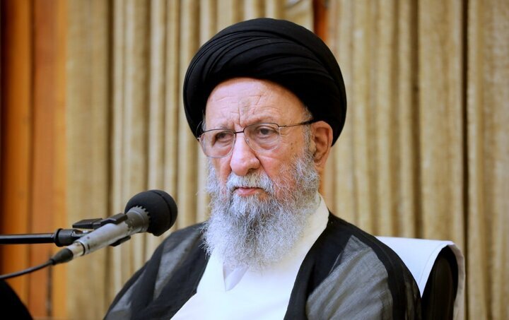 امام جمعه شیراز: مذاکره ممکن است اما سازشکار در دولت جایی ندارد/ امام جمعه اصفهان مذاکرات تاکنون برای کشور نفعی نداشته اند