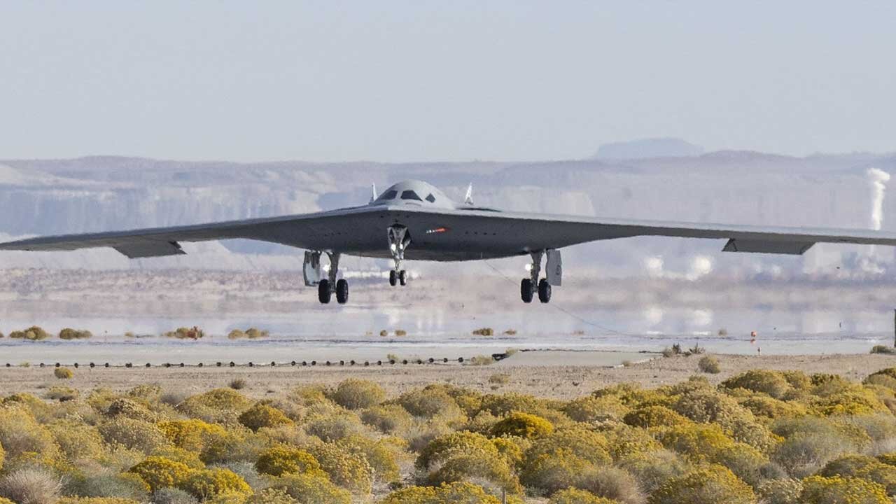 چین قاتل B-۲۱ را به میدان آورد