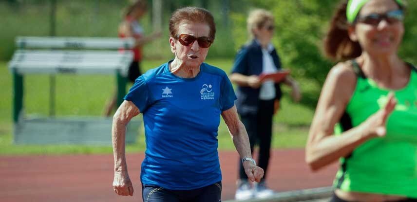 راز جوانیِ عضلات در سالمندی/ چگونه یک زن ۹۲ ساله رکورد جهانی دو را شکست؟/ بررسی عملکرد بدنی خارق‌العاده این زن دونده