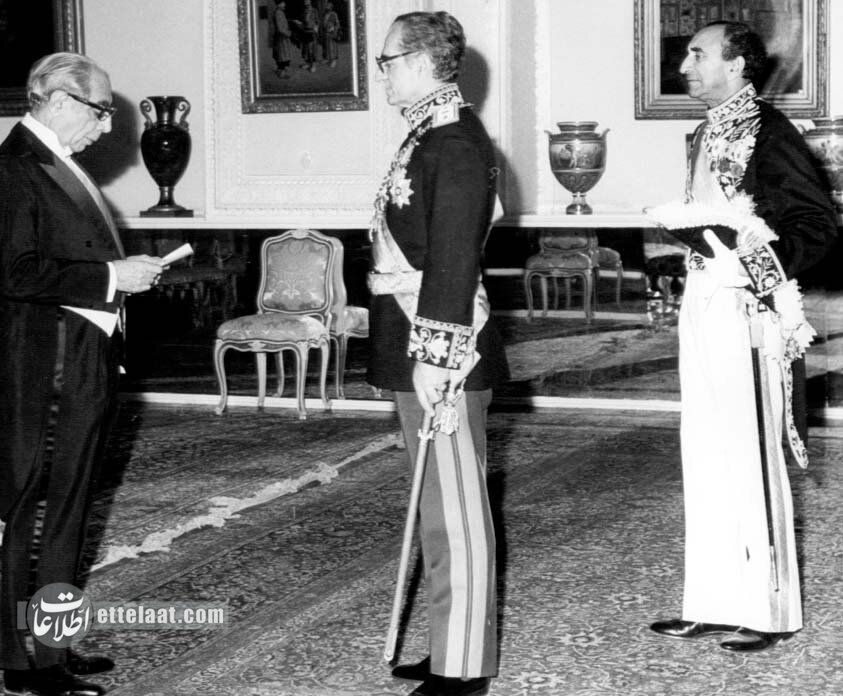 گرداب مخوف اقتصادی در اوایل دهه چهل و تلاشهای نافرجام امینی